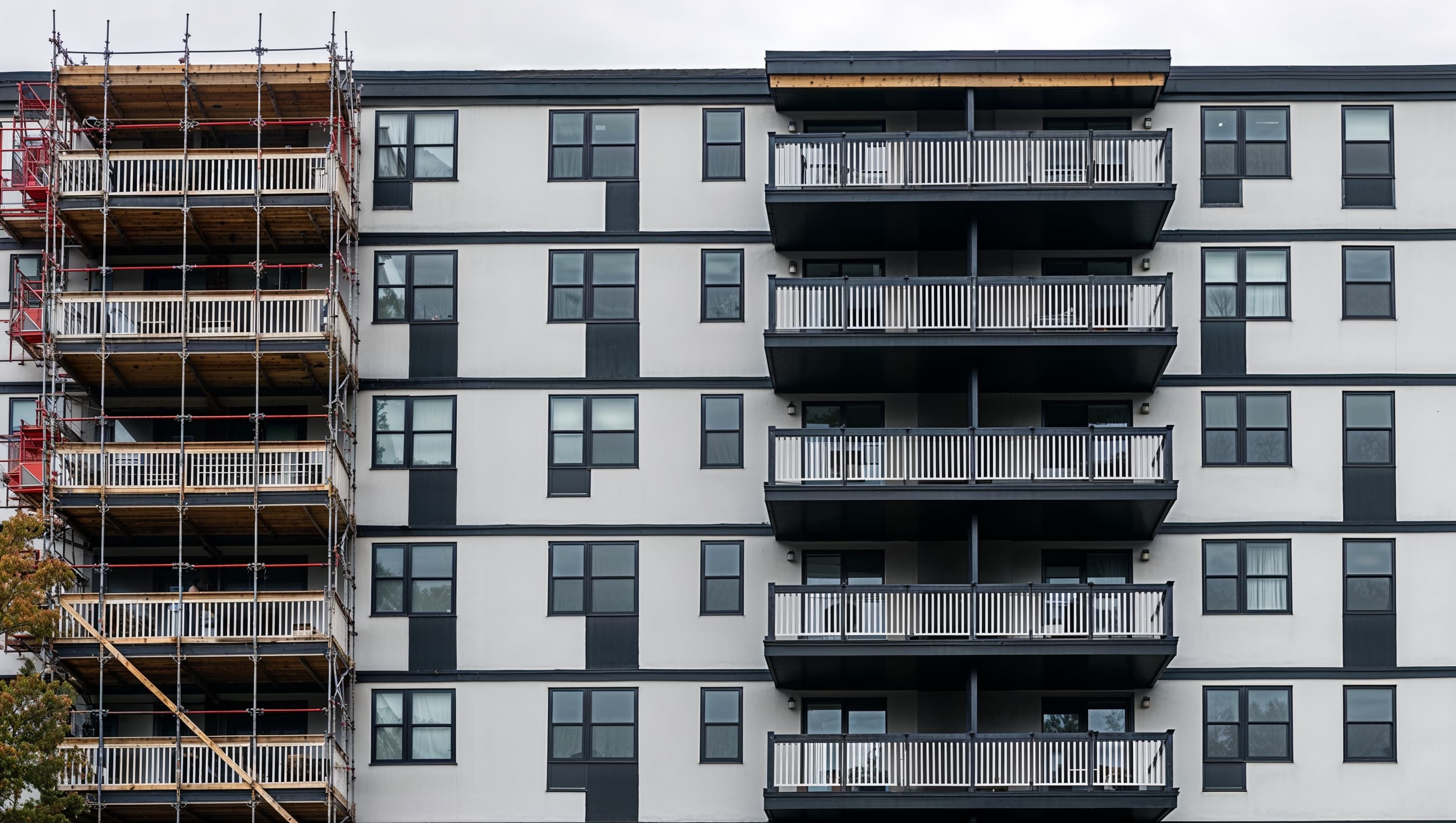 Commercial Balcony Railing Replacement: A Property Manager Guide